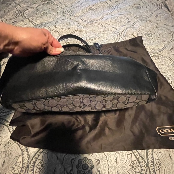COACH LOGO BAG LARGE BLACK AND GRAY MINT CONDITION BAG INCLUDED - Picture 7 of 9